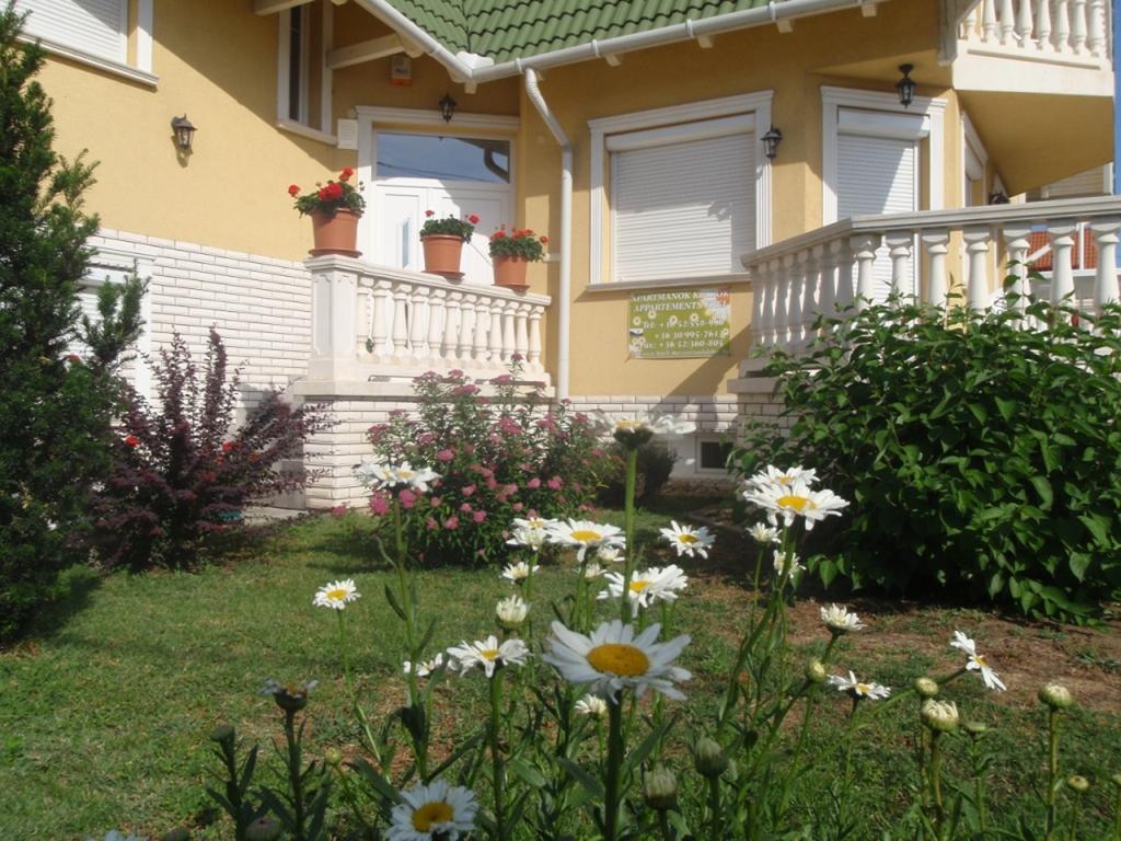 דירות Hajdúszoboszló Margareta Apartmanhaz מראה חיצוני תמונה